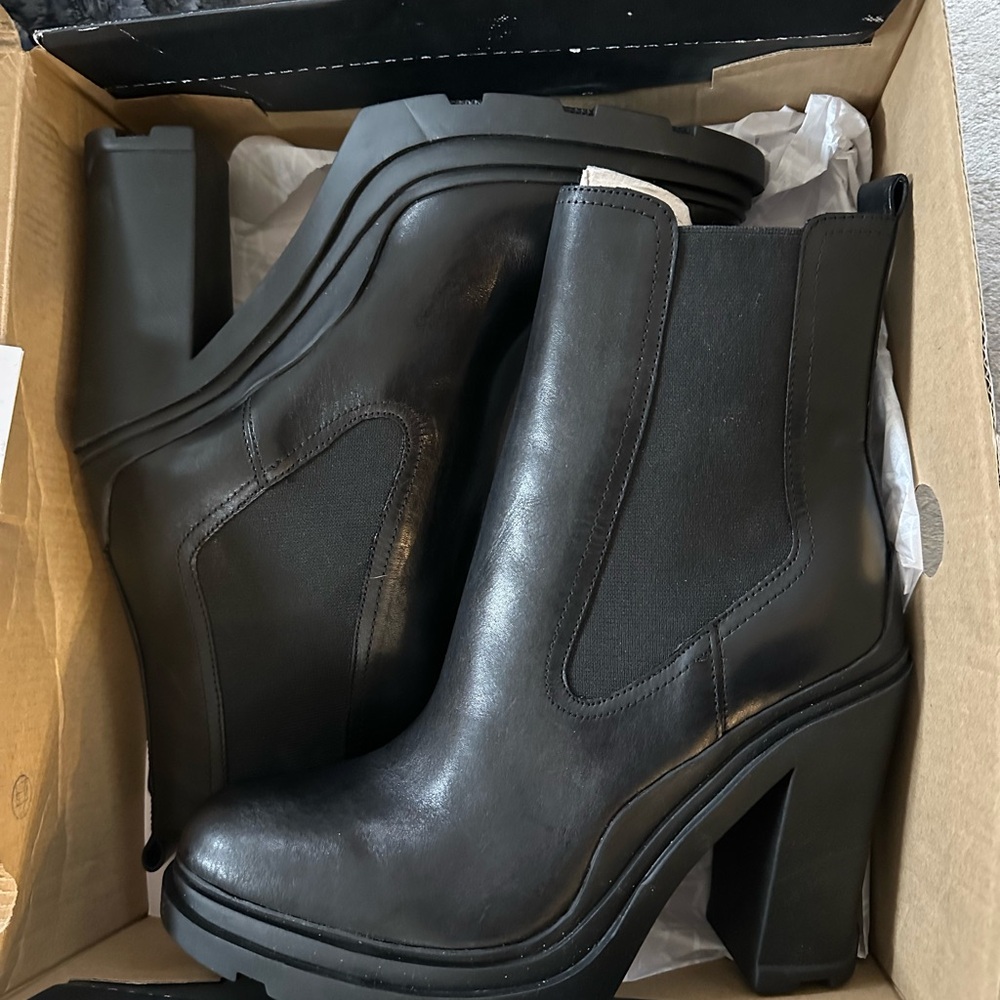 NWT MARC FISHER BOOTS / BOOTIES